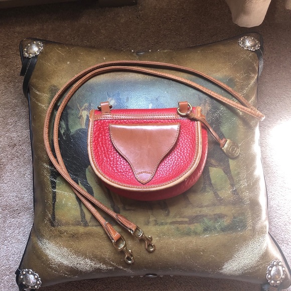 ‼️SOLD‼️🌻🦆 VINTAGE DooneyBourke Belt Bag🌻🦆 - Picture 2 of 11